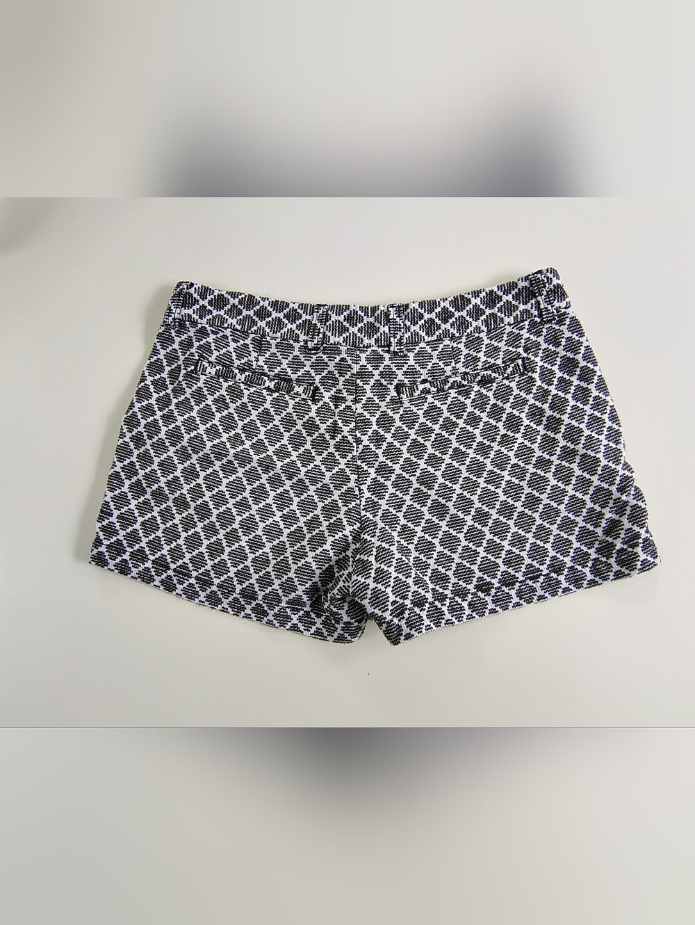 Khakis by Gap "The City Short" black and white jacquard pattern 6